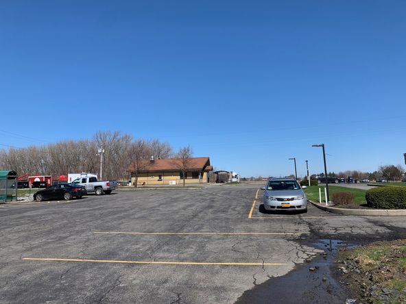 6391 Thompson Rd, Syracuse, NY 13206